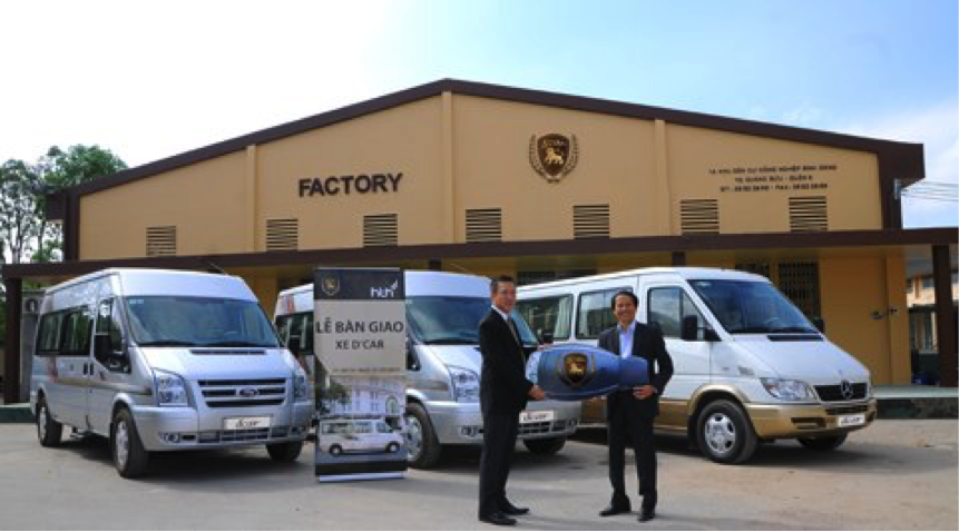 HTH nhận xe Dcar Transit Limousine